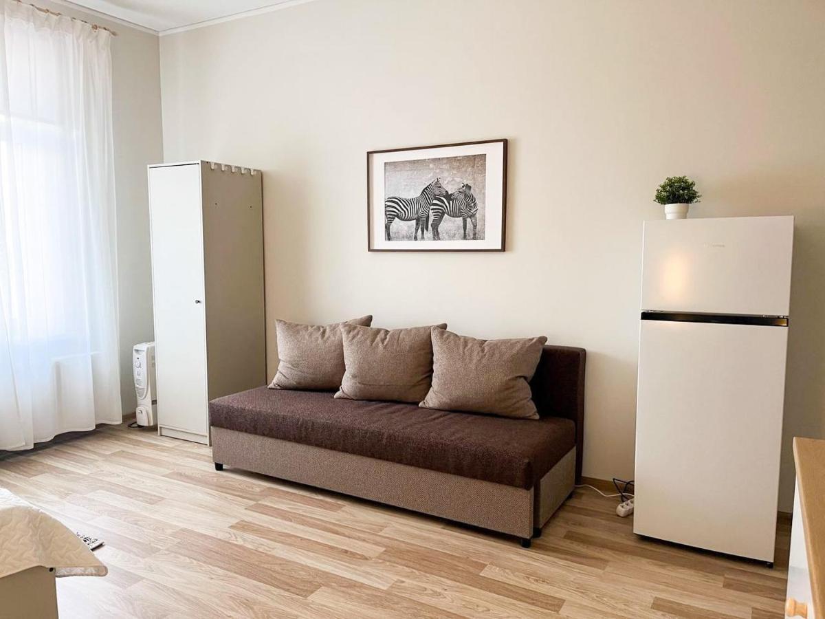Cosy Apartment In Riga With Free Parking Экстерьер фото